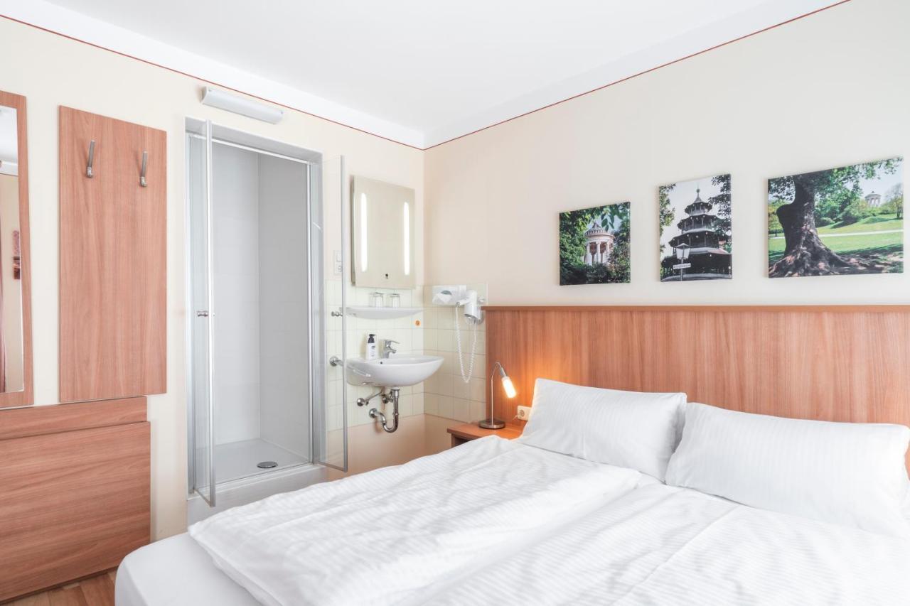 Doppel-/Zweibettzimmer mit Gemeinschaftsbad