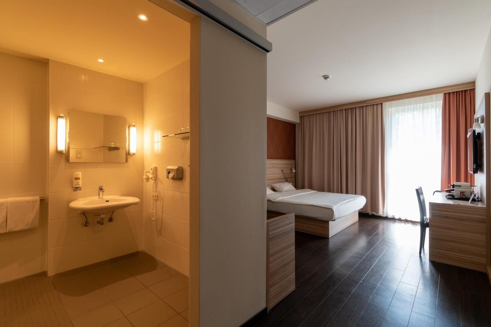 Habitación Superior con cama extragrande - Adaptada para personas de movilidad reducida