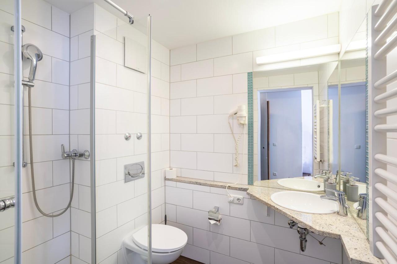 Posto Letto in Dormitorio Misto con 6 Letti