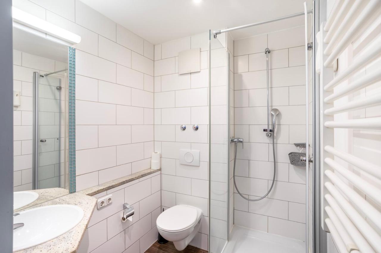 Posto Letto in Dormitorio Misto con 8 Letti