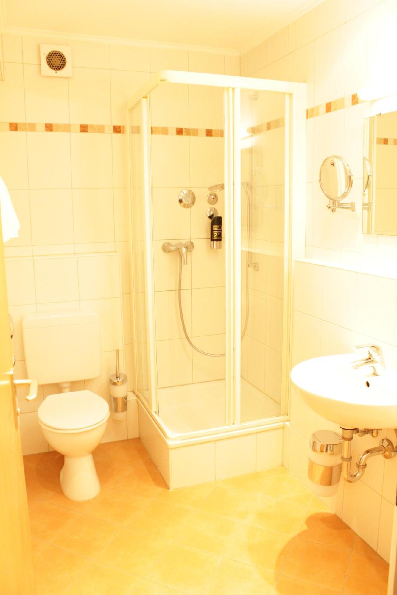 Chambre Familiale avec Douche