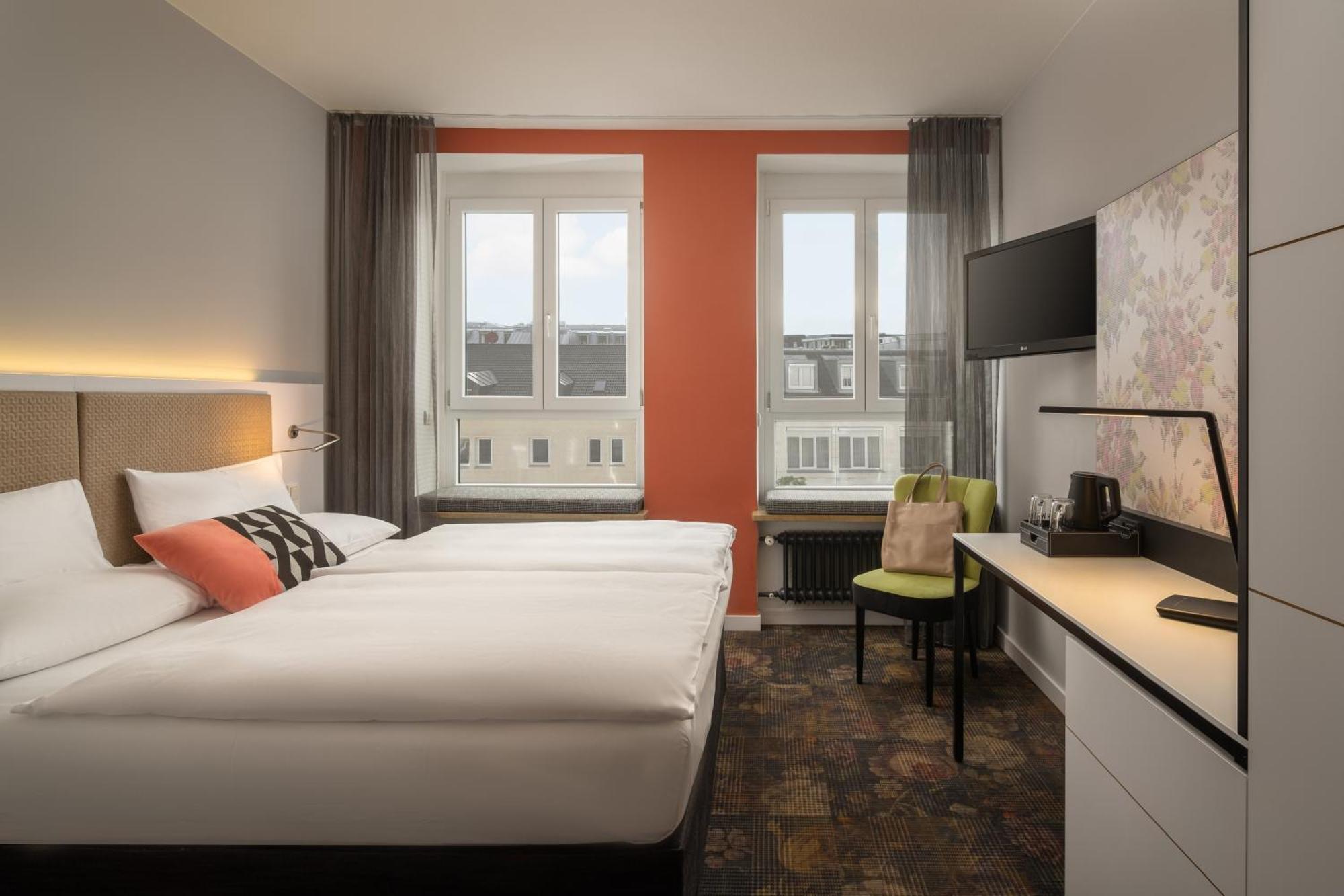 Double Room City side