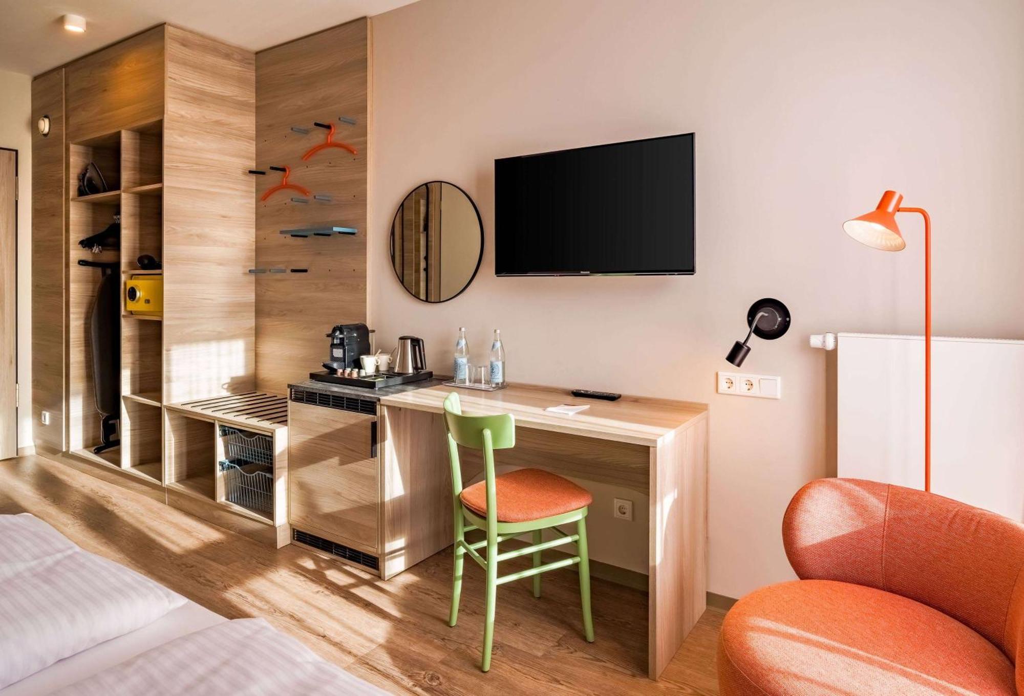 Premium Room with One Double Bed,1651228819:JPEG