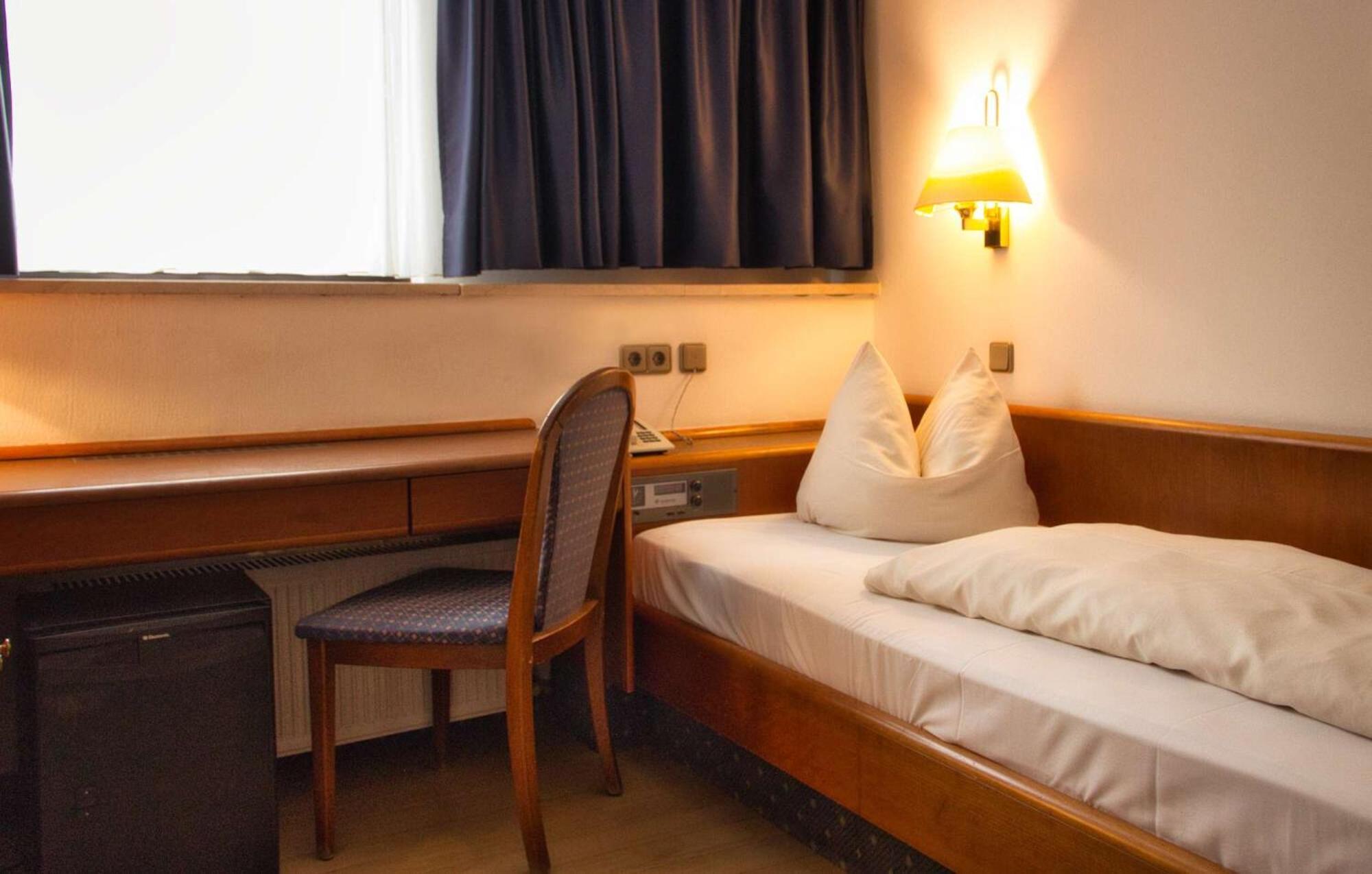 Single Room,1698848898:JPEG