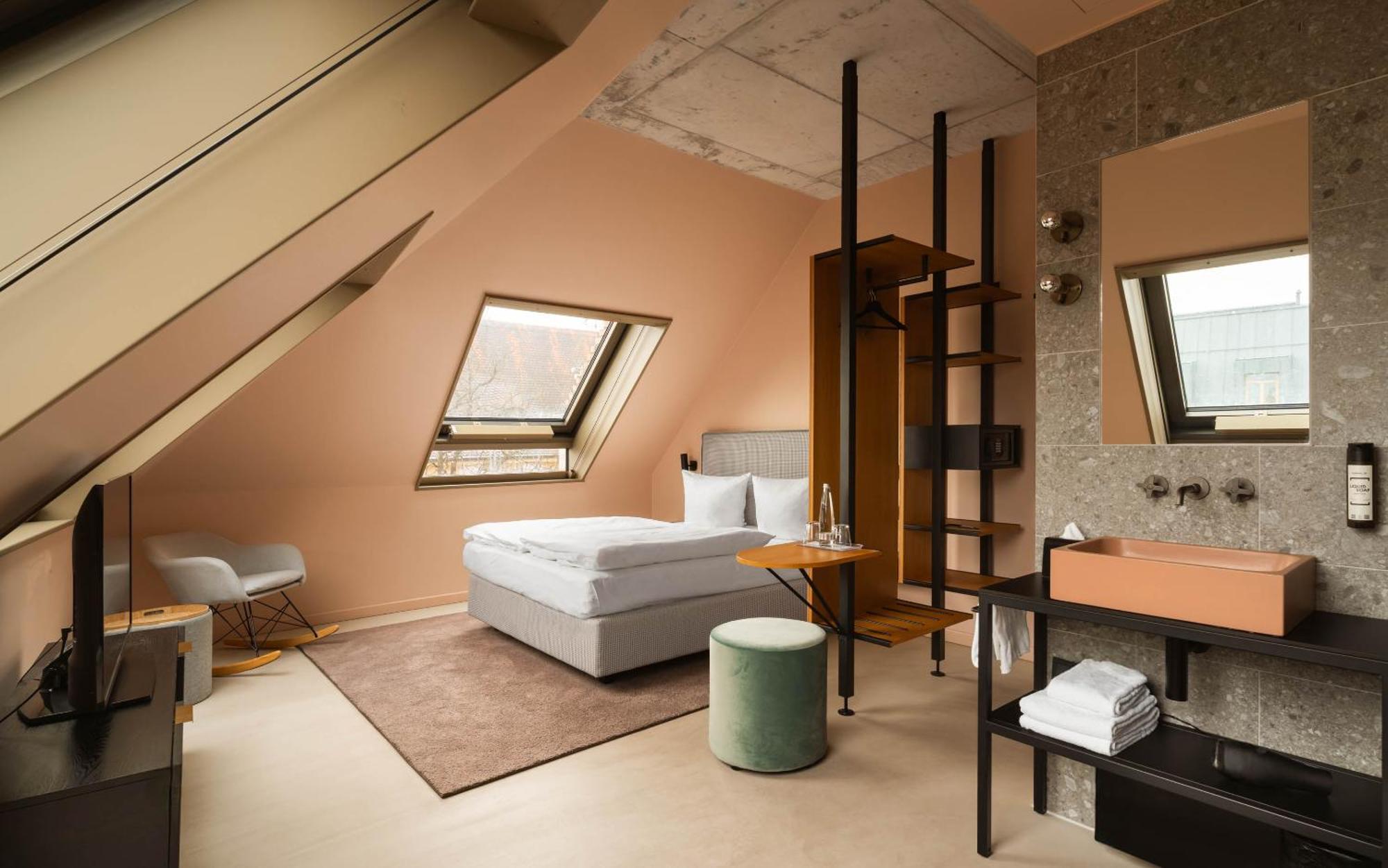 Queen Room