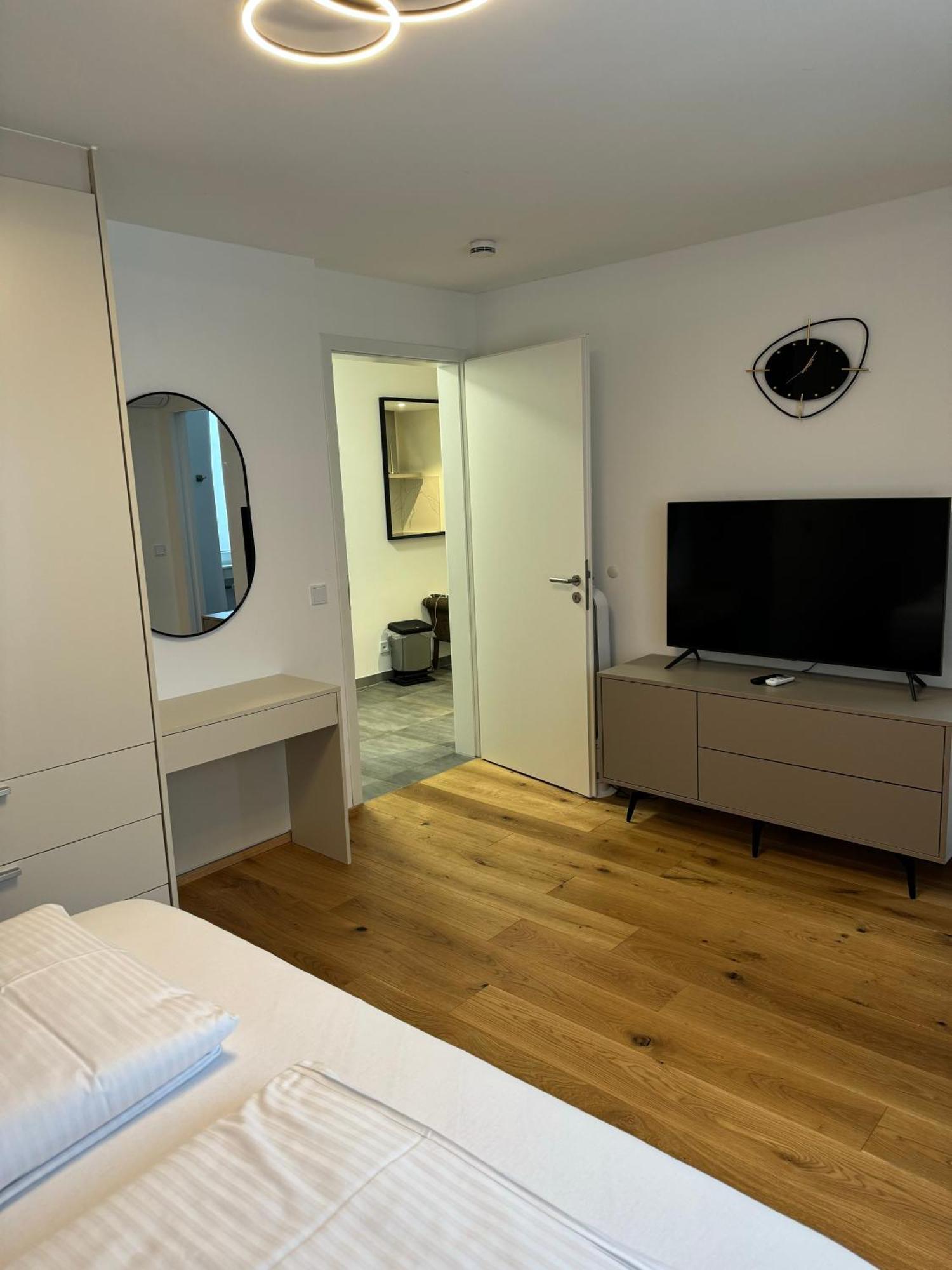 Apartamento de 2 dormitorios con balcón