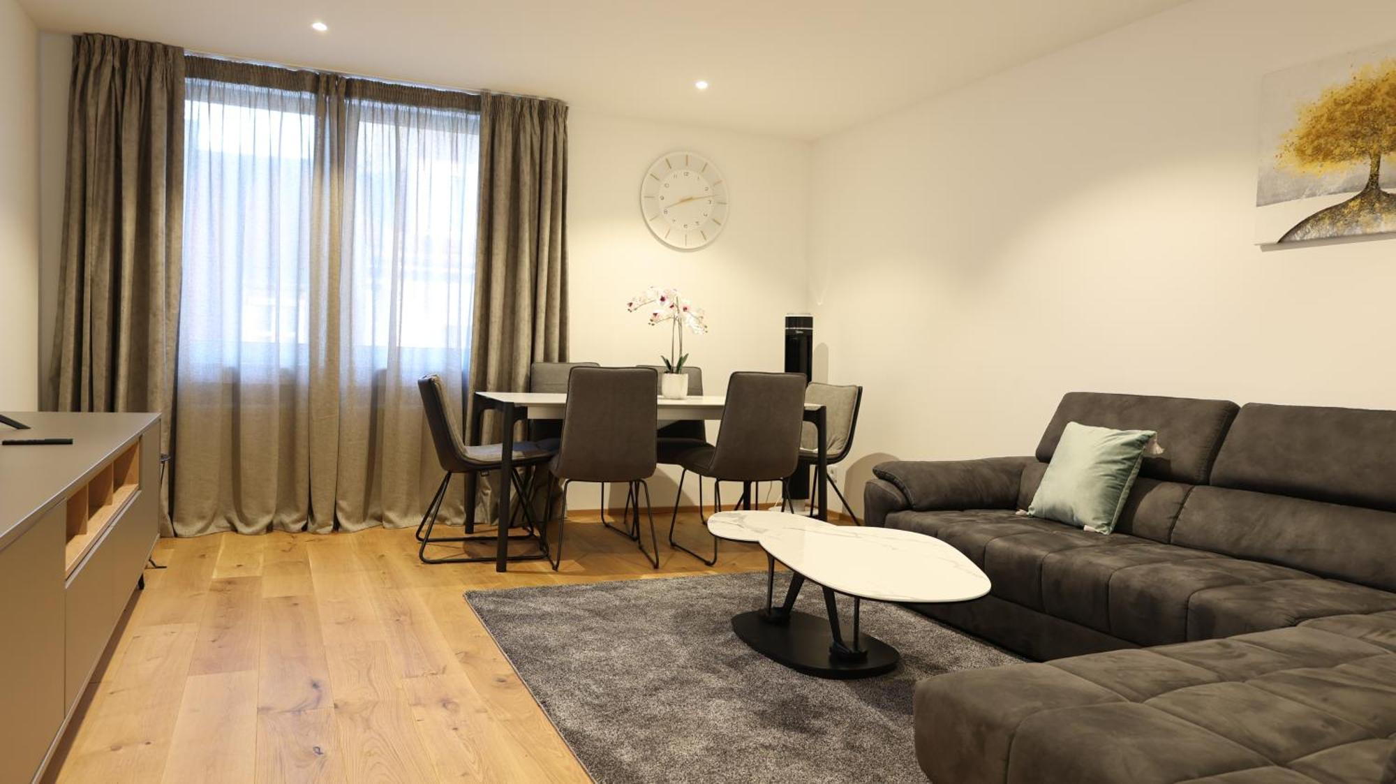 Apartamento de 2 dormitorios con balcón