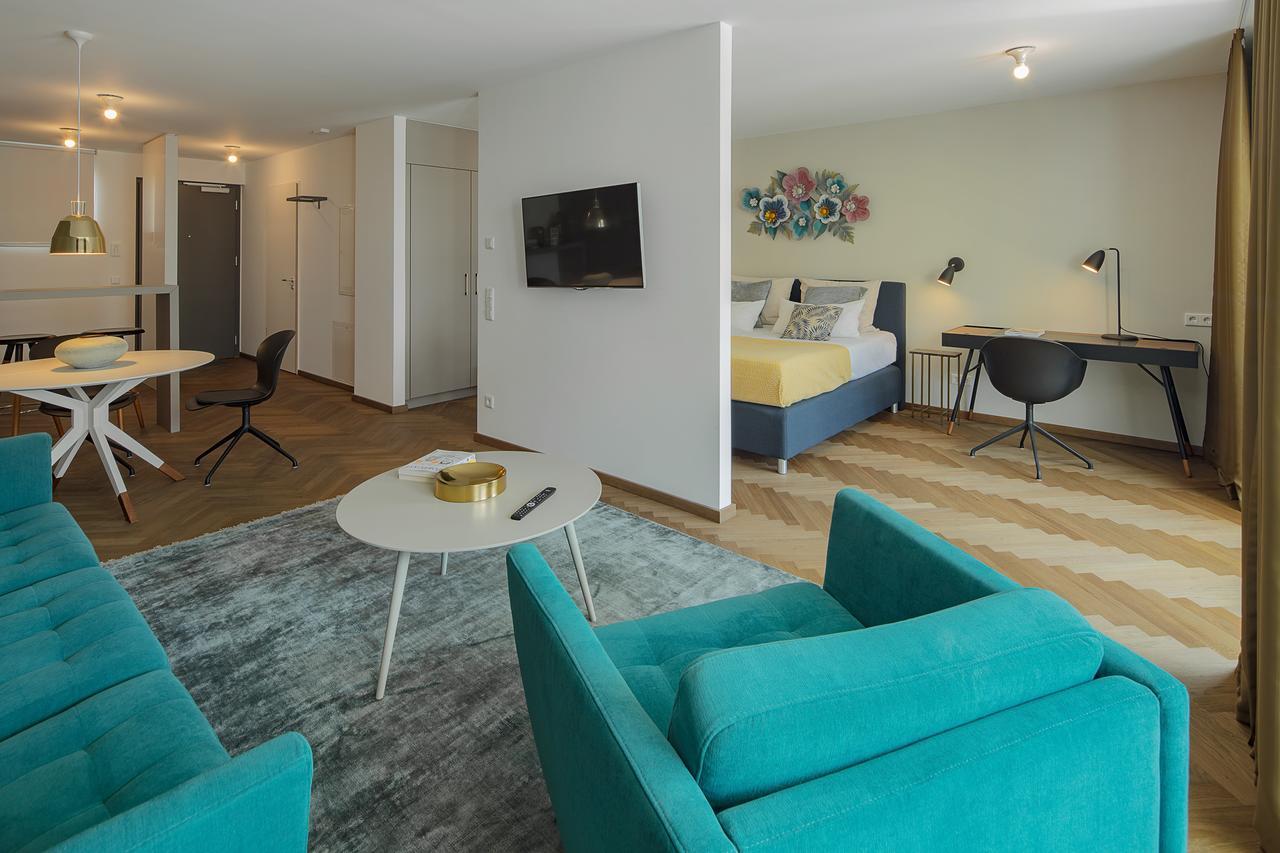 Deluxe Apartment