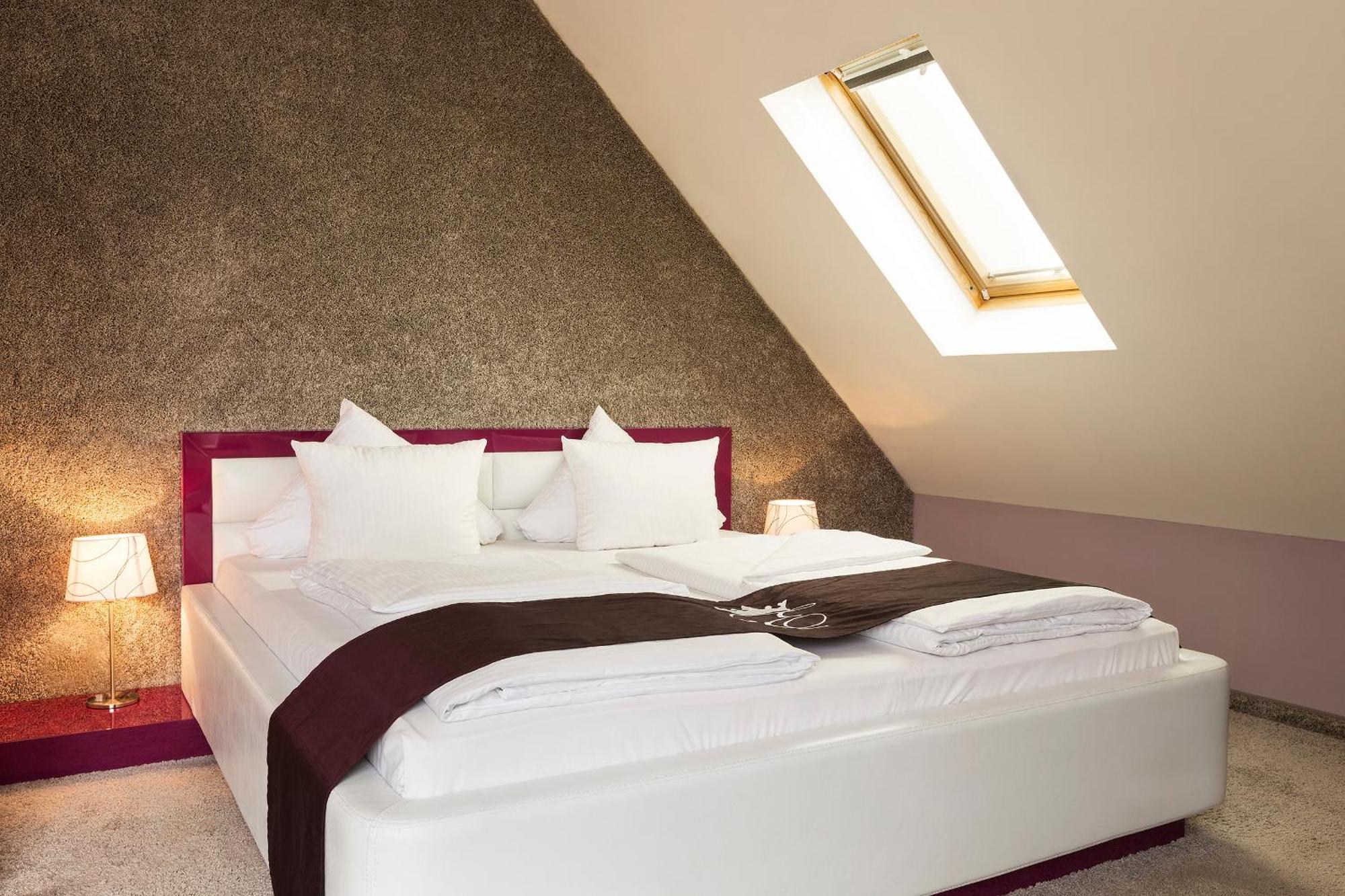 Suite,683955684:JPEG