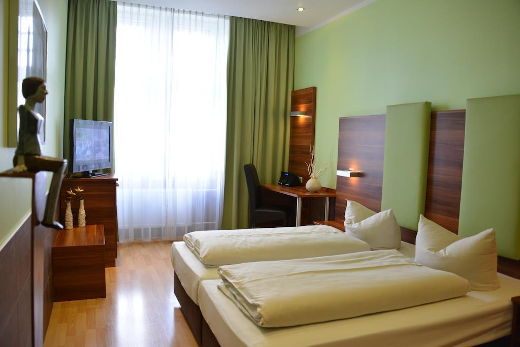 Double or Twin Room,109232163:JPEG