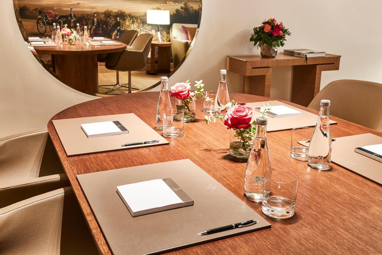 Executive Suite,1211976778:JPEG