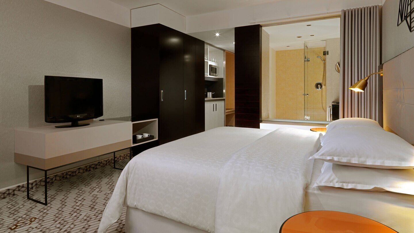 Studio with King Size Bed