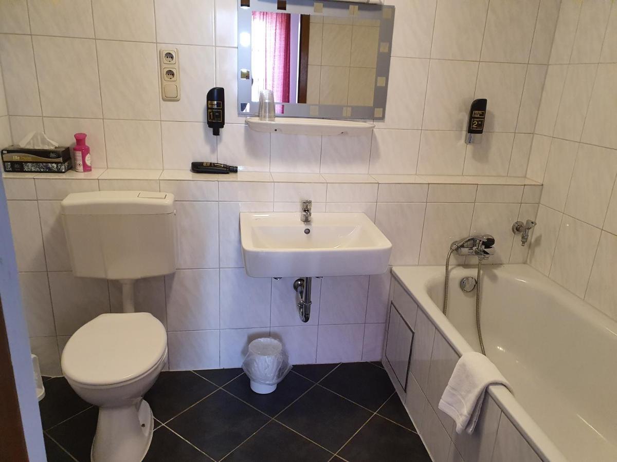 Triple Room,990326770:JPEG