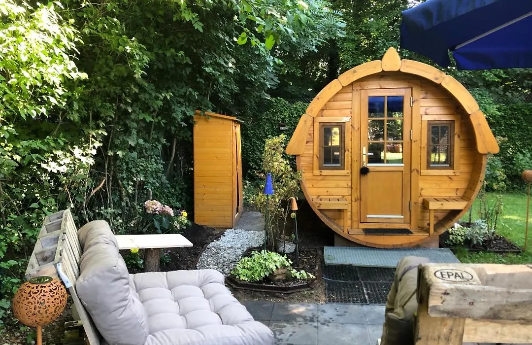 Holz-Wohnfass In Muenchen-Nymphenburg-1