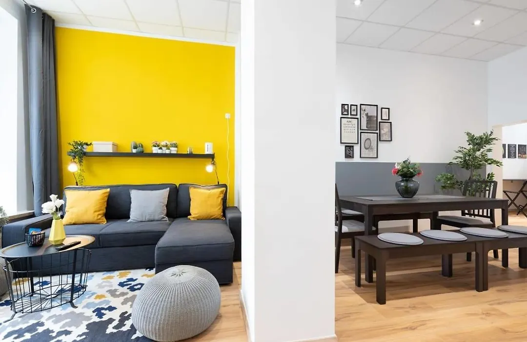 Big Central Apartment Near Rotkreuzplatz With 3 Bedroom For 12 Pax-1