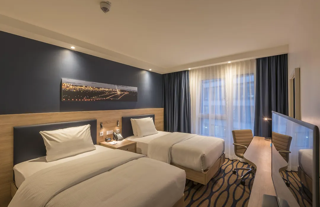 Hampton By Hilton Munich City North-1