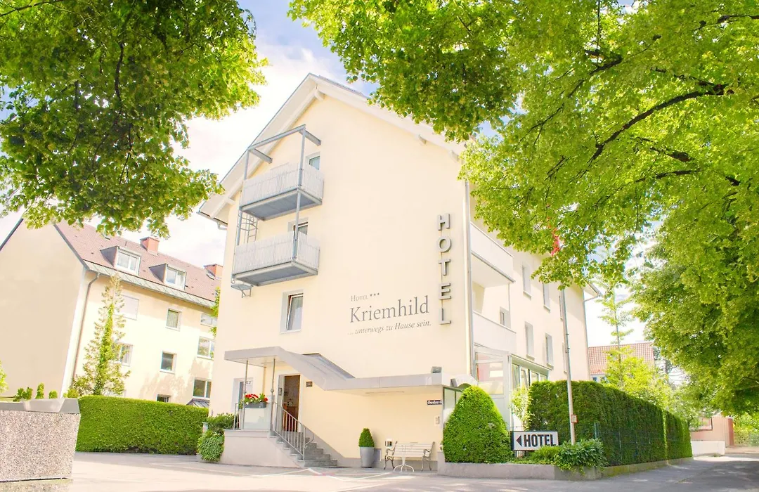Hotel Kriemhild am Hirschgarten-1