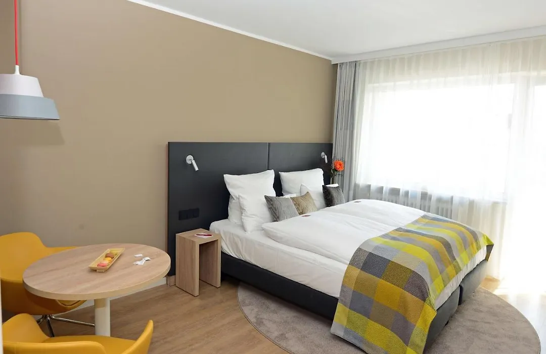 Frederics Muenchen City Schwabing-1