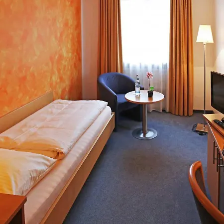 Hotel Graf Lehndorff Zur Messe-3