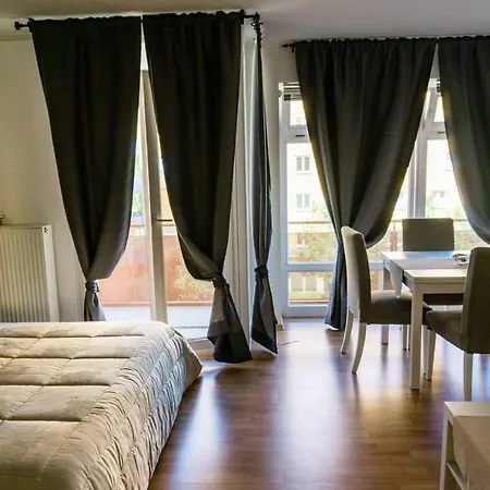 Bright And Quiet Flat With A Balcony-3