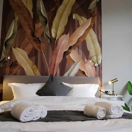Homely Stay Studio 7 - Elegant Self-Check-In Studio For Urban Travelers-2