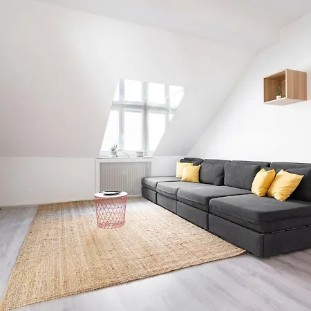 2 Bedroom Top Floor Apartment Direct On Marienplatz-3