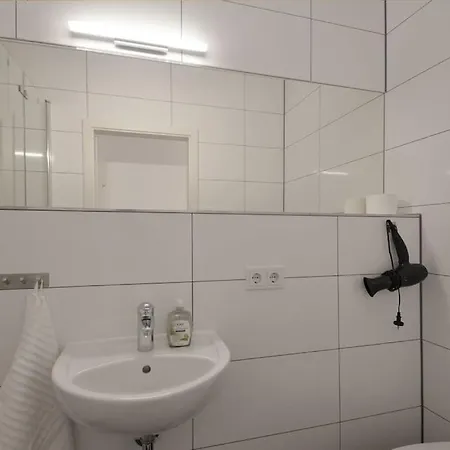 Rhapsody In Roof * Central * New-3