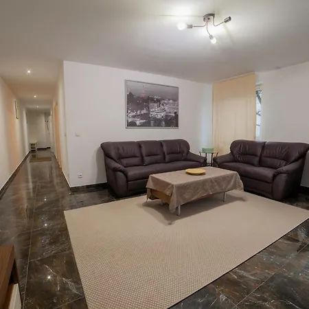 Beautiful 2-Bedroom-Apartment Near Olympiapark-3