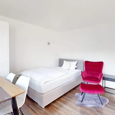 Spacious 4 Bedroom Apartment Near City Center-3