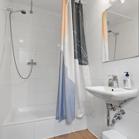 Flatista Homes - Garden House-2