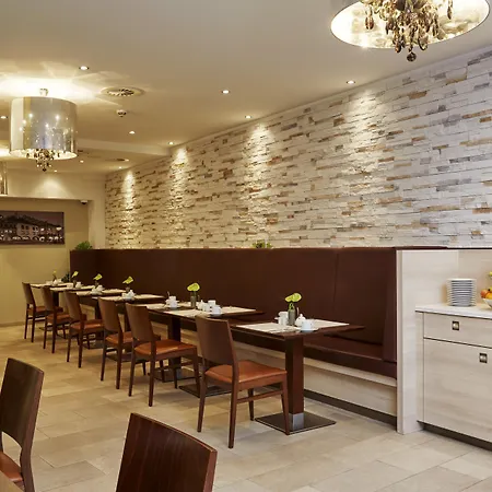 H+ Hotel München-3