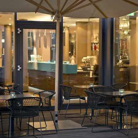Motel One München-Westend-2