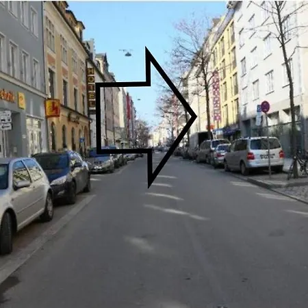 Komplette 2 Zimmer Wohnung Zentral Neben Oktoberfest-3