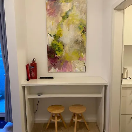 Helle Souterrainwohnung Mit Komfort-2