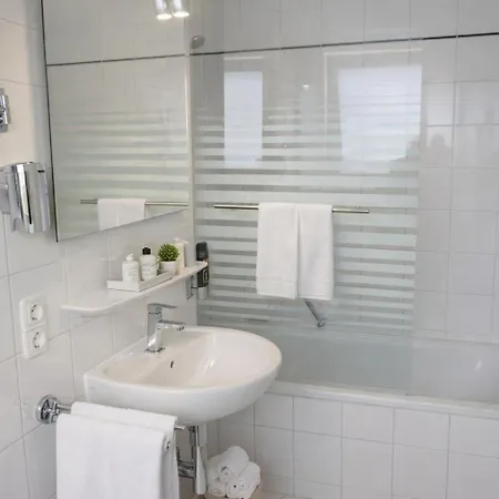 Bayer'S Boardinghouse Und Hotel-3