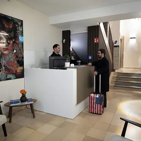 Smart Stay Hotel Station-2