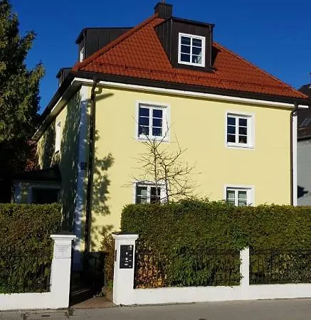 Helle und ruhige Dachgeschosswohnung-3