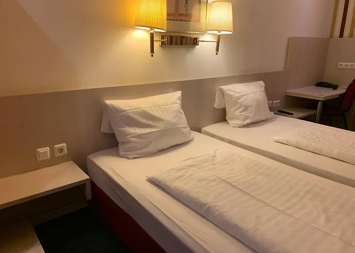 Hotel New Fair Munich Messe com campo de golfe